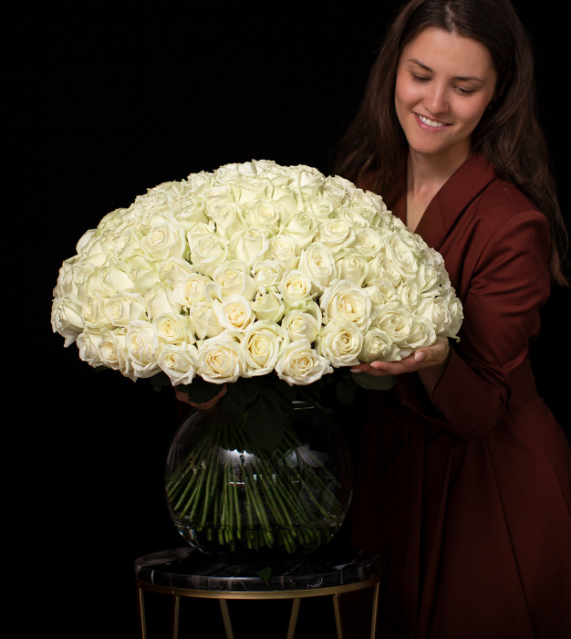 Букет из 151 белой розы