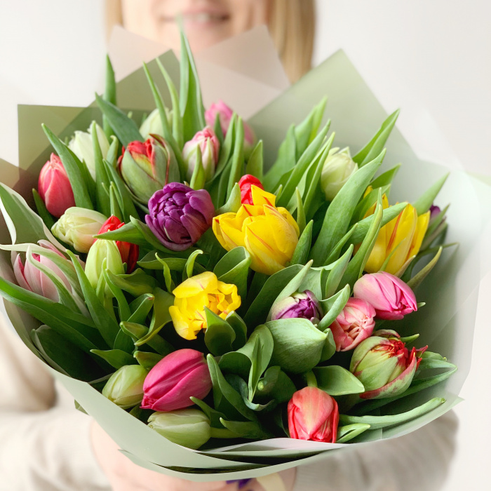 Микс из 25 разноцветных пионовидных тюльпанов